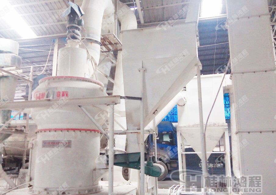 白云石雷蒙磨，白云石磨粉機(jī)，白云石破碎機(jī)，出粉細(xì)度達(dá)80-600目
